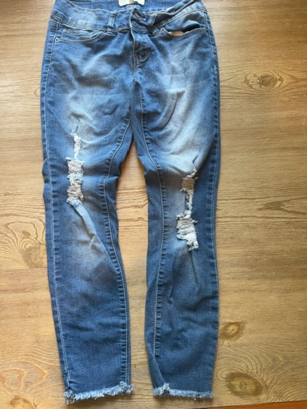 California Vintage Distressed Cropped Jeans